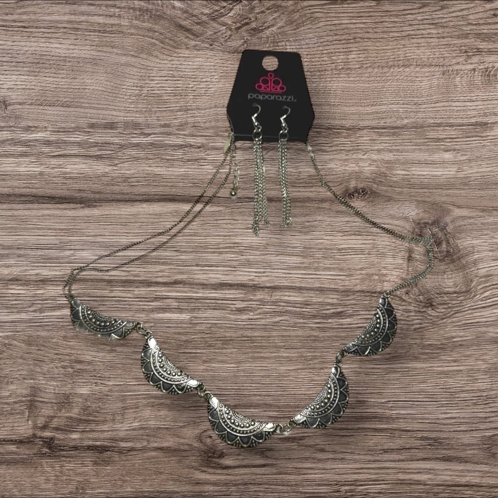 Paparazzi‎ Intricate Silver Necklace and Earring Set